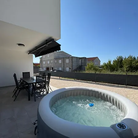 Bijeli San * Kaštela